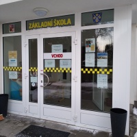 vchod ZŠ